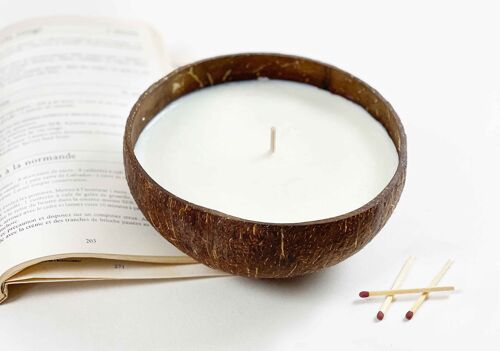 Coconut bowl candle Handmade in the UK- Rosewood & Coconut Cream Fragrance