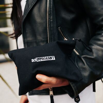 Schwarze So Immigrant Clutch Bag mit Stickerei