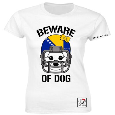 Mi Dog, mujer, cuidado con el perro, casco de fútbol americano, bandera de Bosnia, camiseta ajustada, blanco