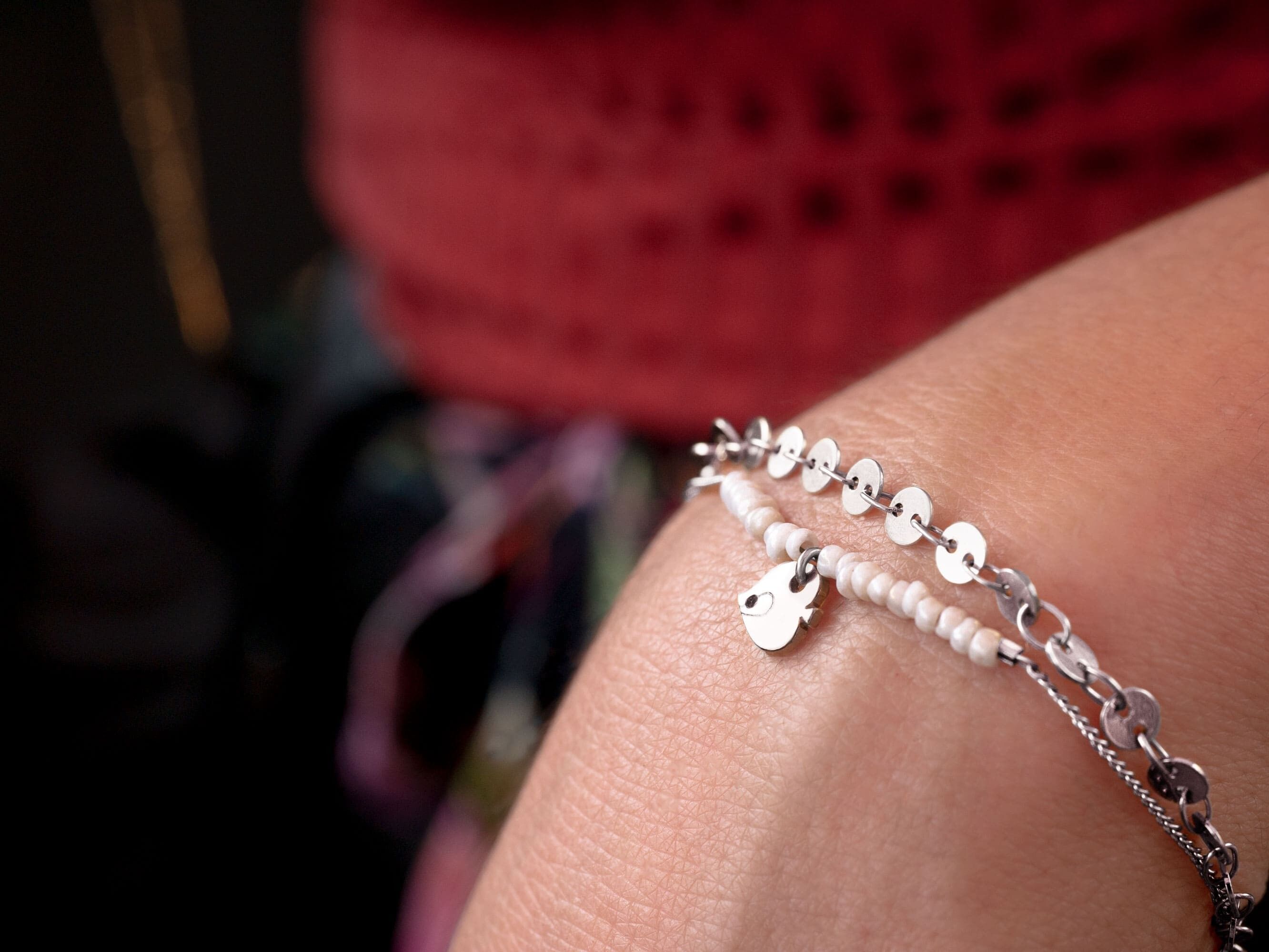 Set aus 5 sortierten doppelten Silberarmbändern – 1 Quaste und feine Steine