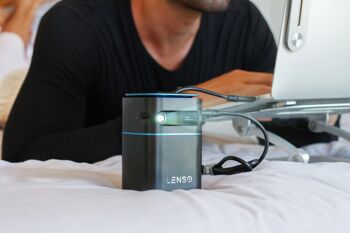 Lenso See - Mini vidéoprojecteur Portable - 120 ANSI 4500 lumens - Compatible HDMI - USB 3- USB-C - WiFi - Bluetooth - Android 9 - Accès Direct Netflix Youtube Prime Video- Image 250cm - 2H autonomie 6