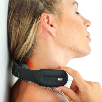 Massforce Massneck - Masseur electrostimulateur pour cervicales - Massage cou chauffant - Soulage douleurs musculaires - Leger - 15 niveaux d'intensite - Batterie rechargeable - Télécommande - Noir 4