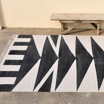 Handgefertigter Teppich mit ausgewogenen Dreiecken 3x5 (3er-Set)