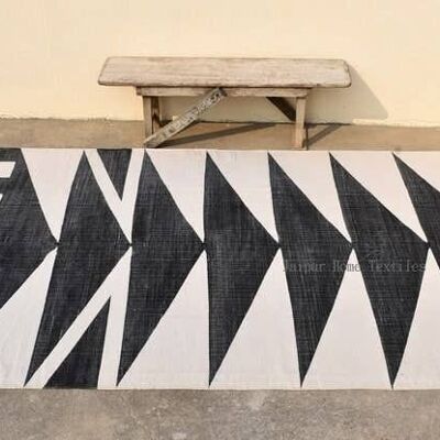 Handgefertigter Teppich mit ausgewogenen Dreiecken 5x8 (3er-Set)