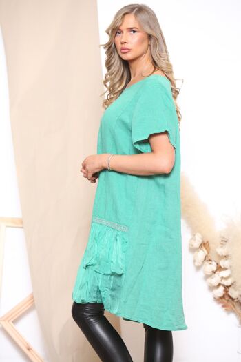 Robe en lin vert à volants avec ornement scintillant 2