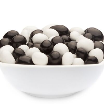 White & Black Peanuts. PU with 1 piece and 5000g content per piece
