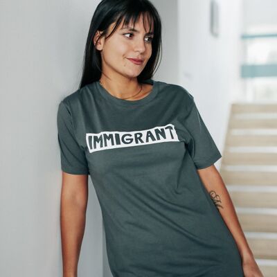 Dunkelgraues Immigranten-T-Shirt