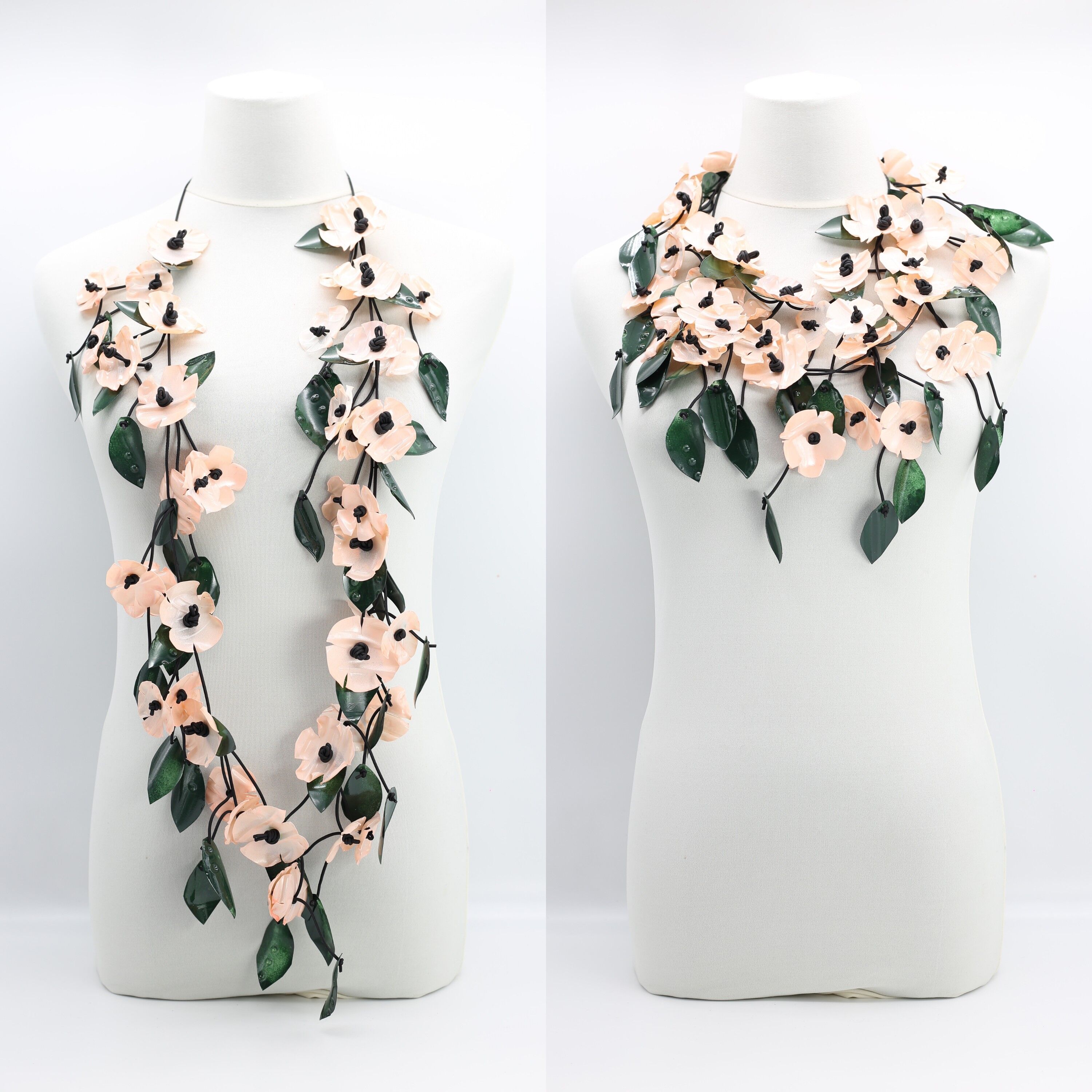 Upcycled Plastikflaschen Mohn mit grüner Blattkette