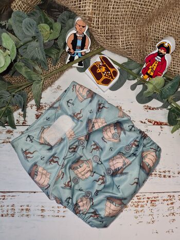 Couche à poche en tissu Tandem avec inserts en chanvre/coton biologique - Yo Ho Ho & A Babies Bum - Crochet et boucle 1