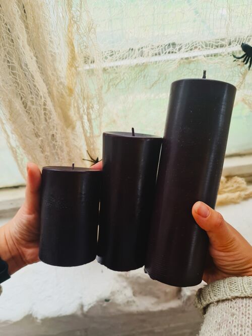 Black beeswax Pillar candle - 200x60mm / 90 hours