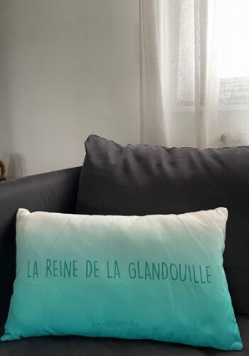 Coussin la reine de la glandouille 2