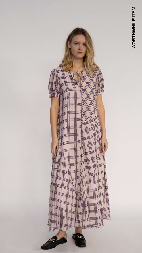 Maxi dress with tie detail on the front
