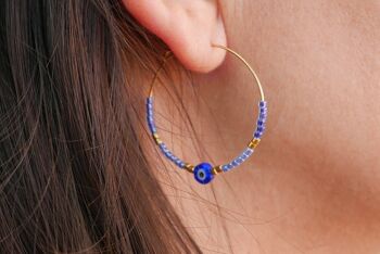 Boucles d'oreilles créoles en perles et Oeil Nazar Boncuk - Bleu et doré 1