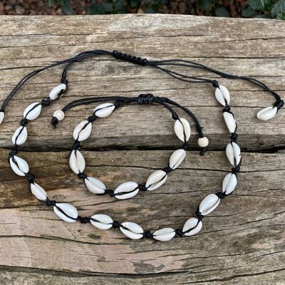 Adornment in black cowrie shells, bracelet and necklace