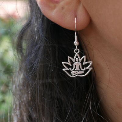 Boucles d'oreilles avec breloque argentée - Lotus dentelle