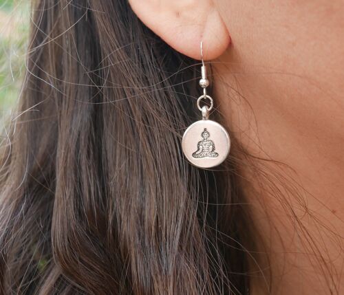 Boucles d'oreilles avec breloque argentée - Bouddha