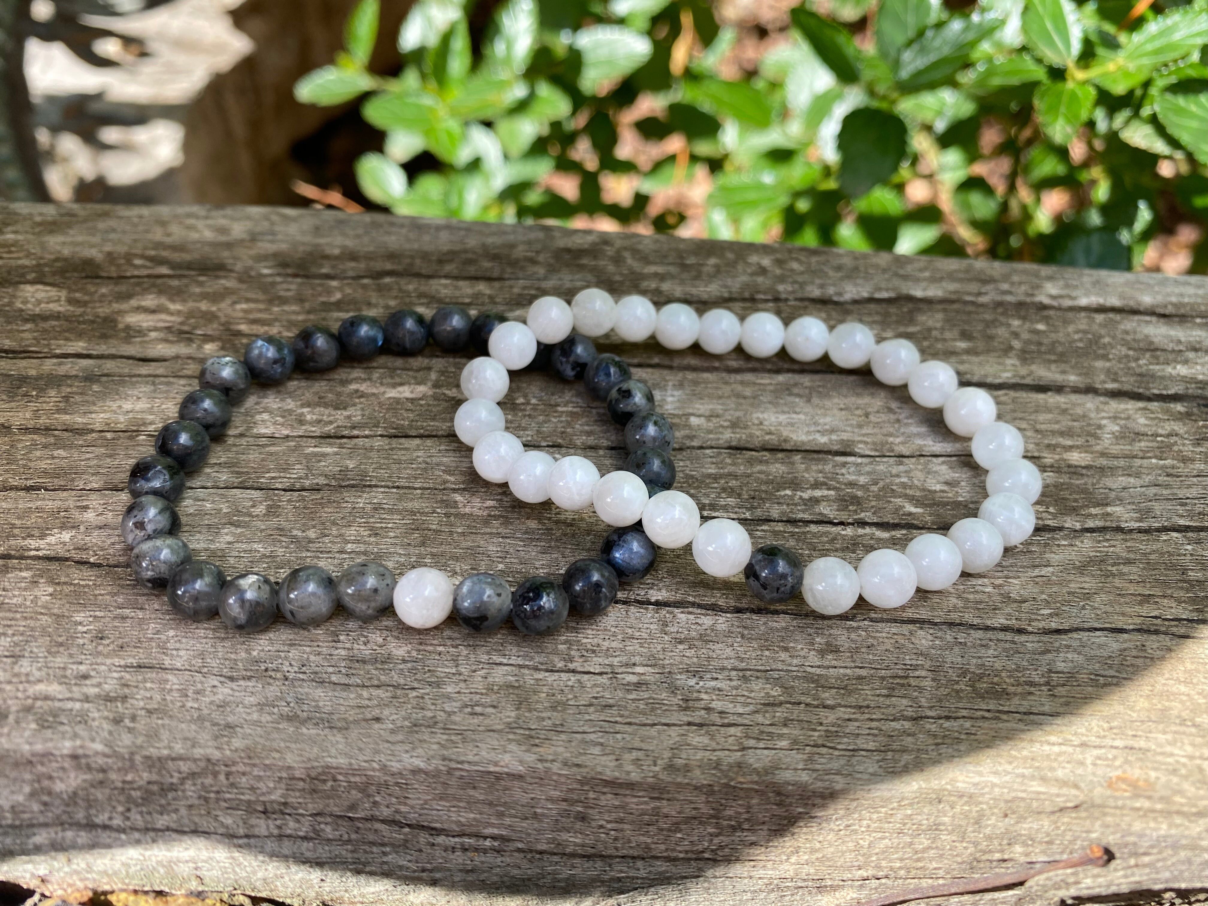 Bracciali elastici a distanza e coppia in pietra di luna e labradorite