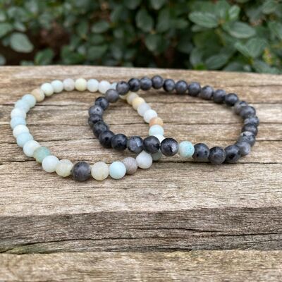 Elastic distance and couple bracelets in Labradorite and Amazonite