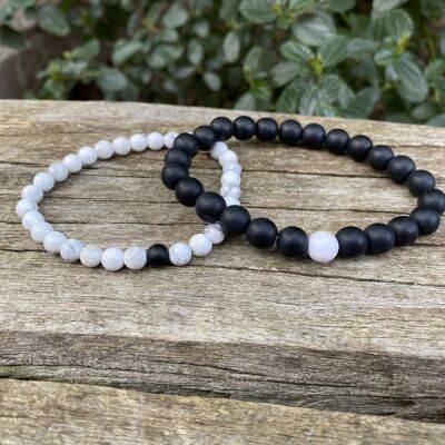 Elastic distance and couple bracelets in black Agate and white Howlite