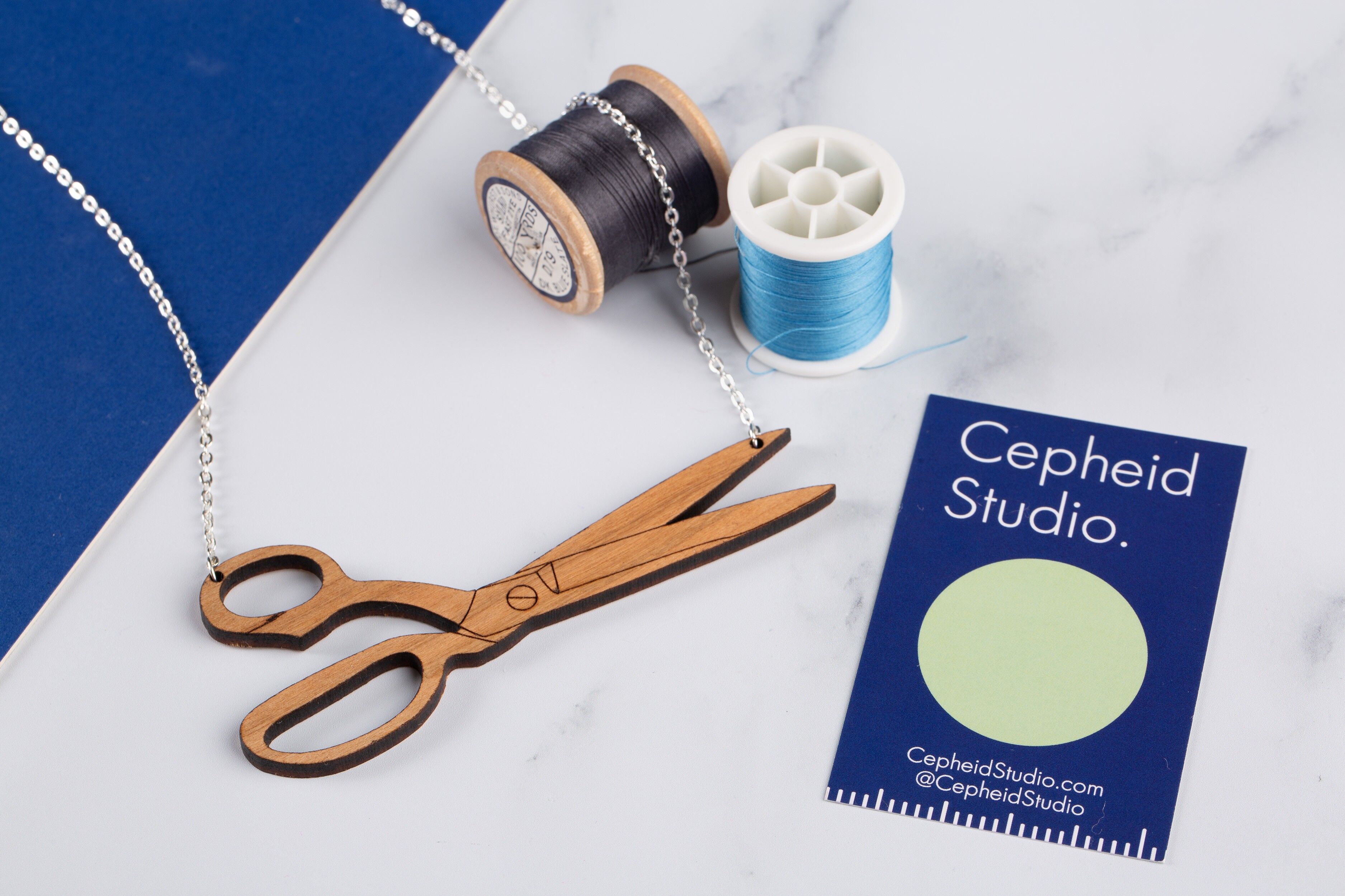 Collar - Tijeras grandes (5cm x 11cm)