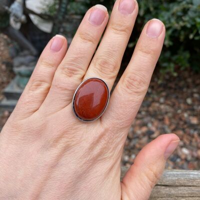 Anello regolabile in pietra ovale di diaspro rosso naturale