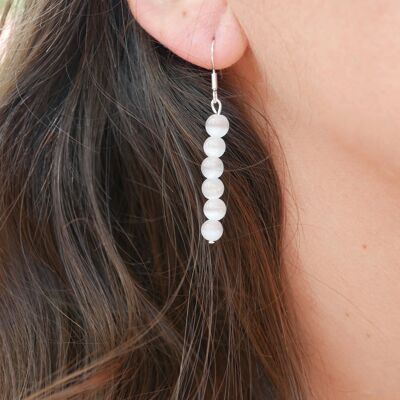 Dangling earrings in natural Selenite