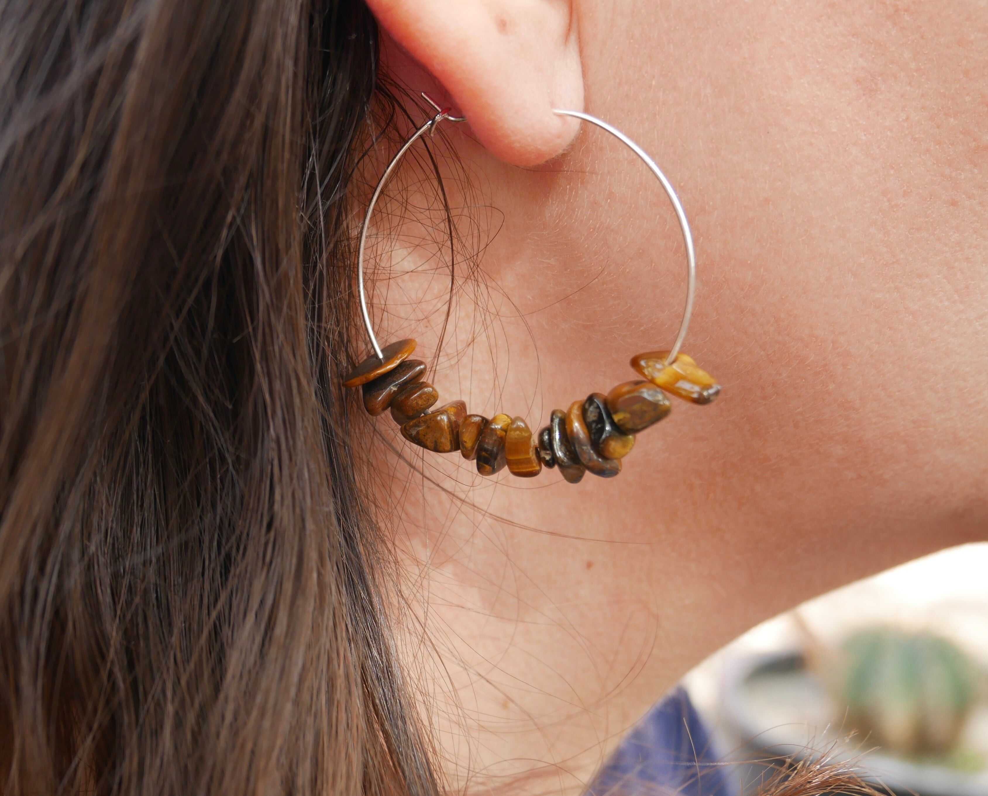 Orecchini a cerchio con occhio di tigre naturale