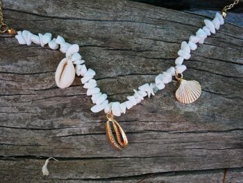 Collier en coquillages cauris et perles en Howlite 4