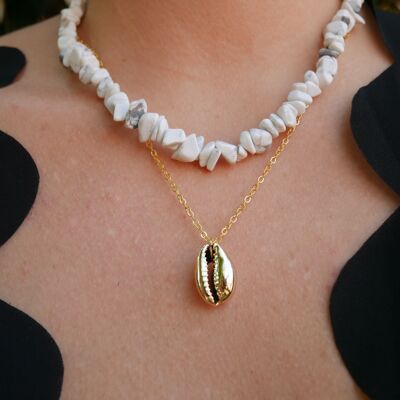 Collier en pierres naturelles et coquillage cauri - Howlite Blanche