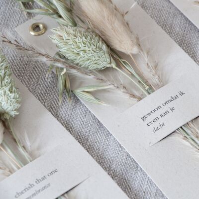 Hold close dried flowers cards: