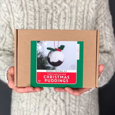 Kit de puddings de Noël à feutrer à l'aiguille. Fabriquez DEUX décorations de Noël !