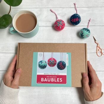 Kit de feutrage à l'aiguille - Boules de Noël - Faites vos propres décorations de Noël feutrées. Le remplisseur de bas astucieux parfait ! Cadeau pour elle. 2