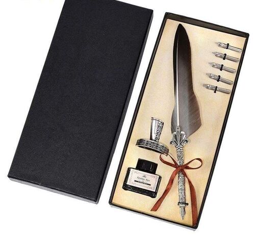 Pen set with gray feather and various accessories.  Package size: 11x28x4cm  Height of pen: 26cm MB-240B