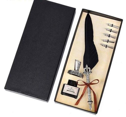 Pen set with black feather and various accessories.  Package size: 11x28x4cm  Height of pen: 26cm MB-240C