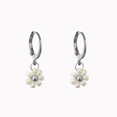 Earrings With White Flower Silver