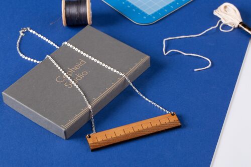 Ruler necklace metric