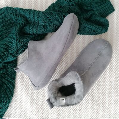 Pantuflas botas de piel de oveja gris Miko