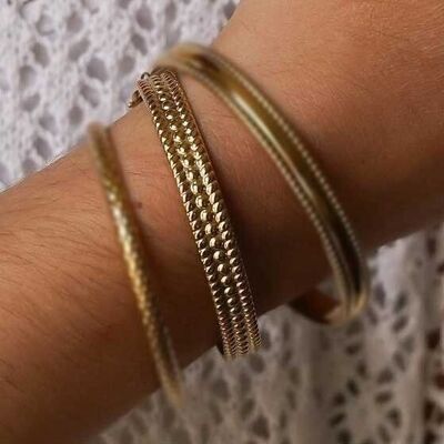 Steel bangle bracelet with ball engraving and twisted chain