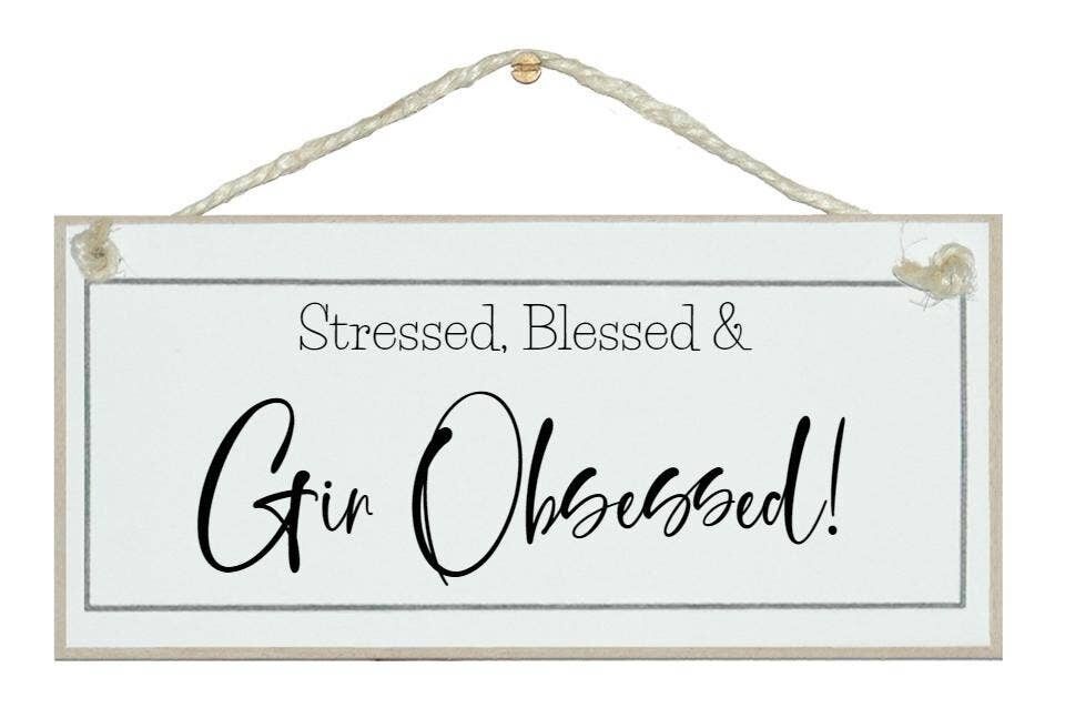 Segni di bevanda stressati e benedetti ossessionati dal gin