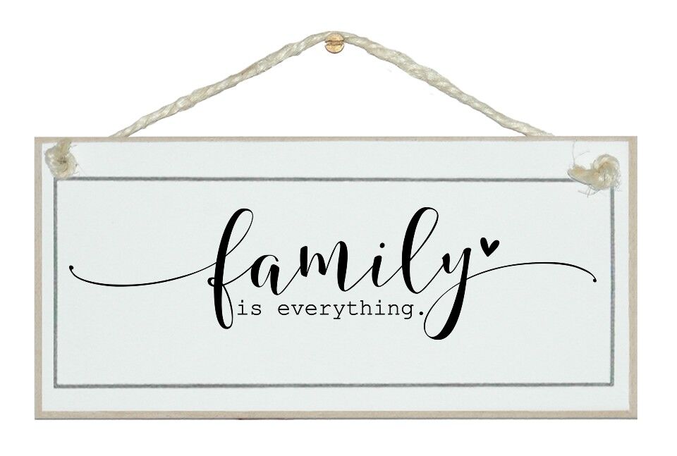 La famiglia è tutto, lo stile vorticoso. Segni di casa