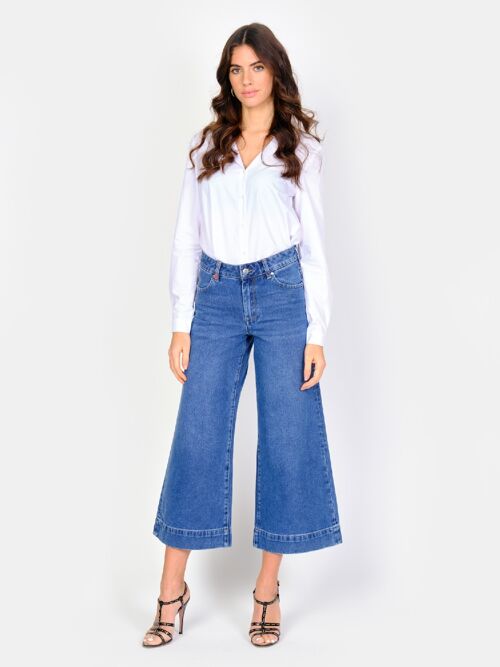 Wide cropped fanny stone