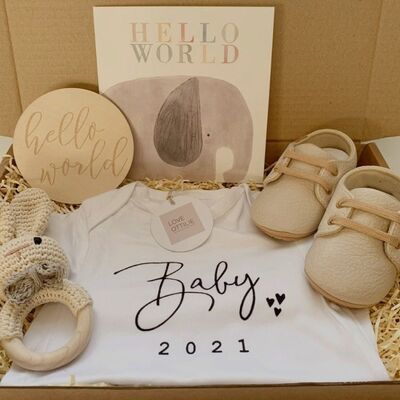Hello World Gift Box fringed pre walkers