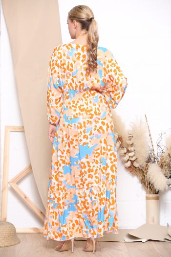 Robe longue orange à manches longues et imprimé léopard 3