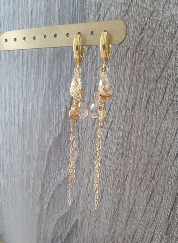 Boucles d'oreilles créoles en forme de coquillage et de cristaux dorés 2