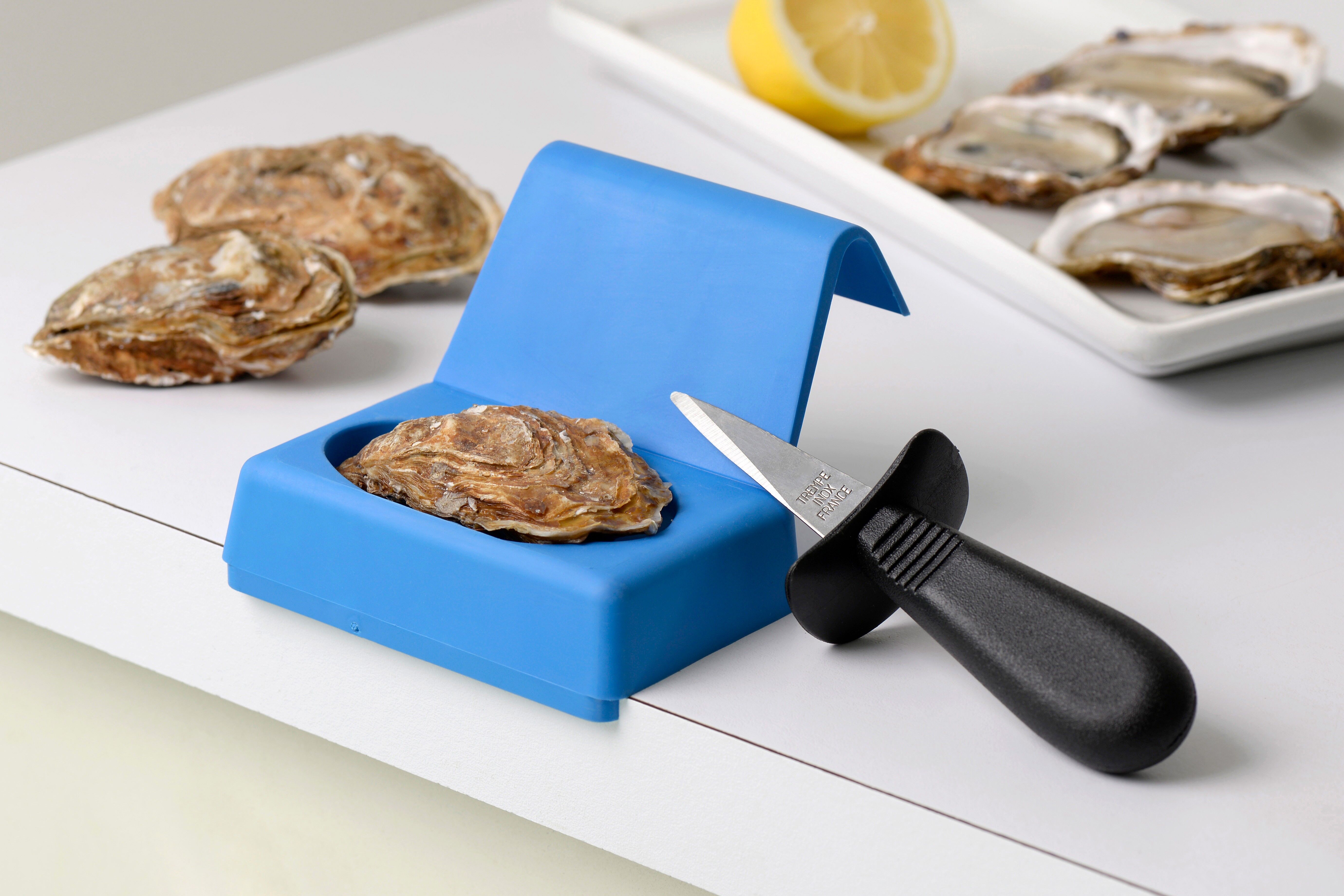 Black oyster callus with knife