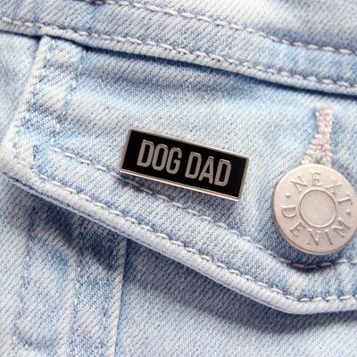 Spilla smaltata per papà cane