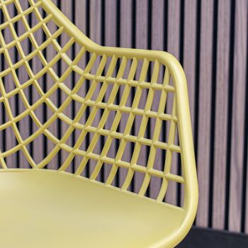 Lot 4 fauteuils jaune
 en polypropylene
 56x57x84cm bradley 4