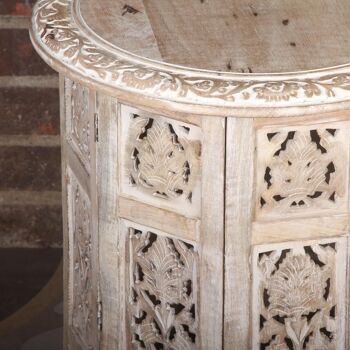 Table d'appoint orientale Nassiba blanche, ronde, sculptée dans du bois de manguier 6