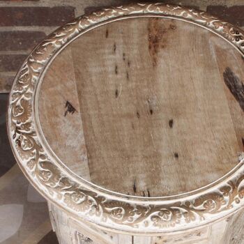 Table d'appoint orientale Nassiba blanche, ronde, sculptée dans du bois de manguier 8