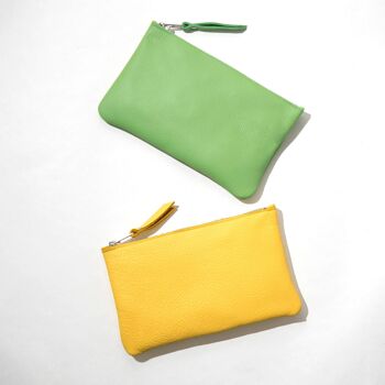 Pochette zippée en cuir jaune 3